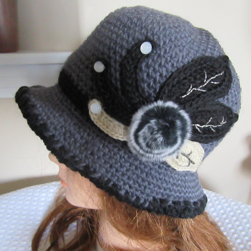 💜 New Knit Hat Good for larger head - Felt Lining